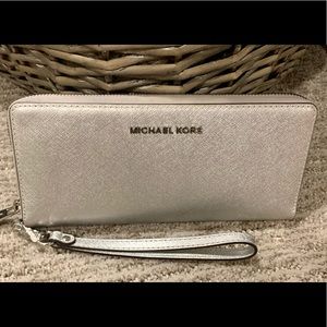 Michael Kors Large travel wristlet